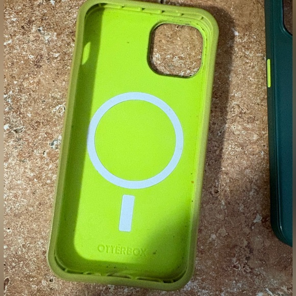 iPhone 14 case bundle - Picture 5 of 9